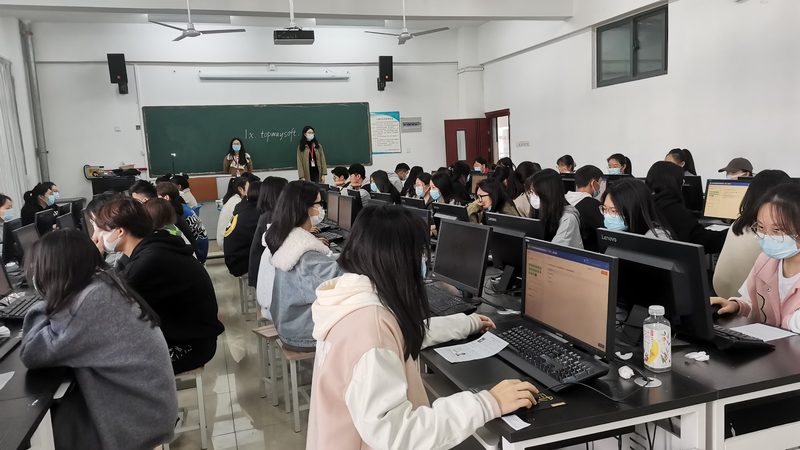 社保代缴：企业用工的“双刃剑”**